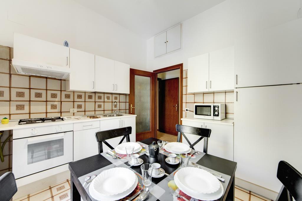 Apartment Colosseo ローマ 部屋 写真